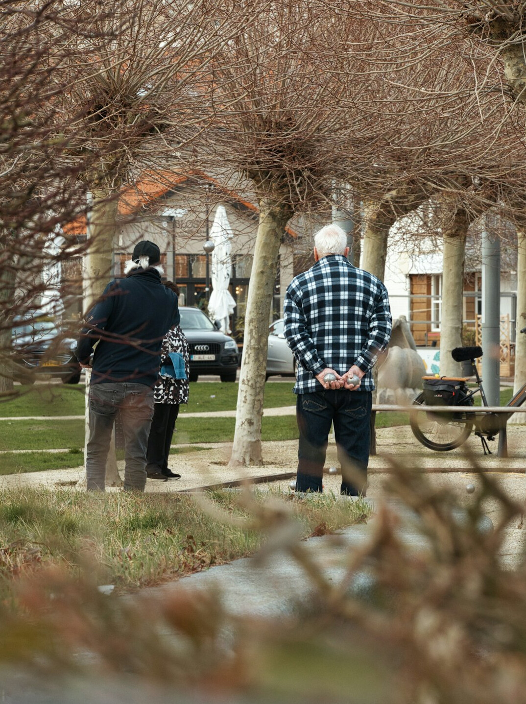 elderly people in neighborhood